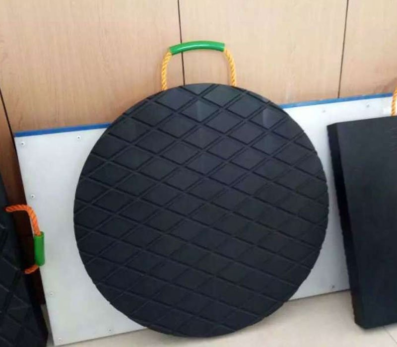 UHMWPE crane outrigger pads